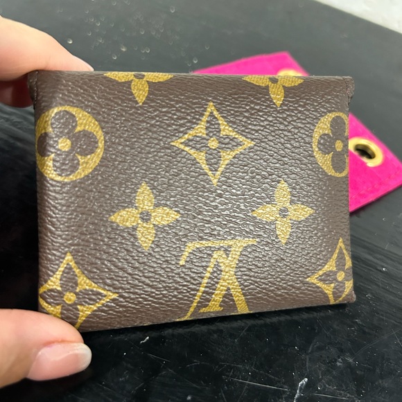 Louis Vuitton Small Kirigami - Picture 10 of 16